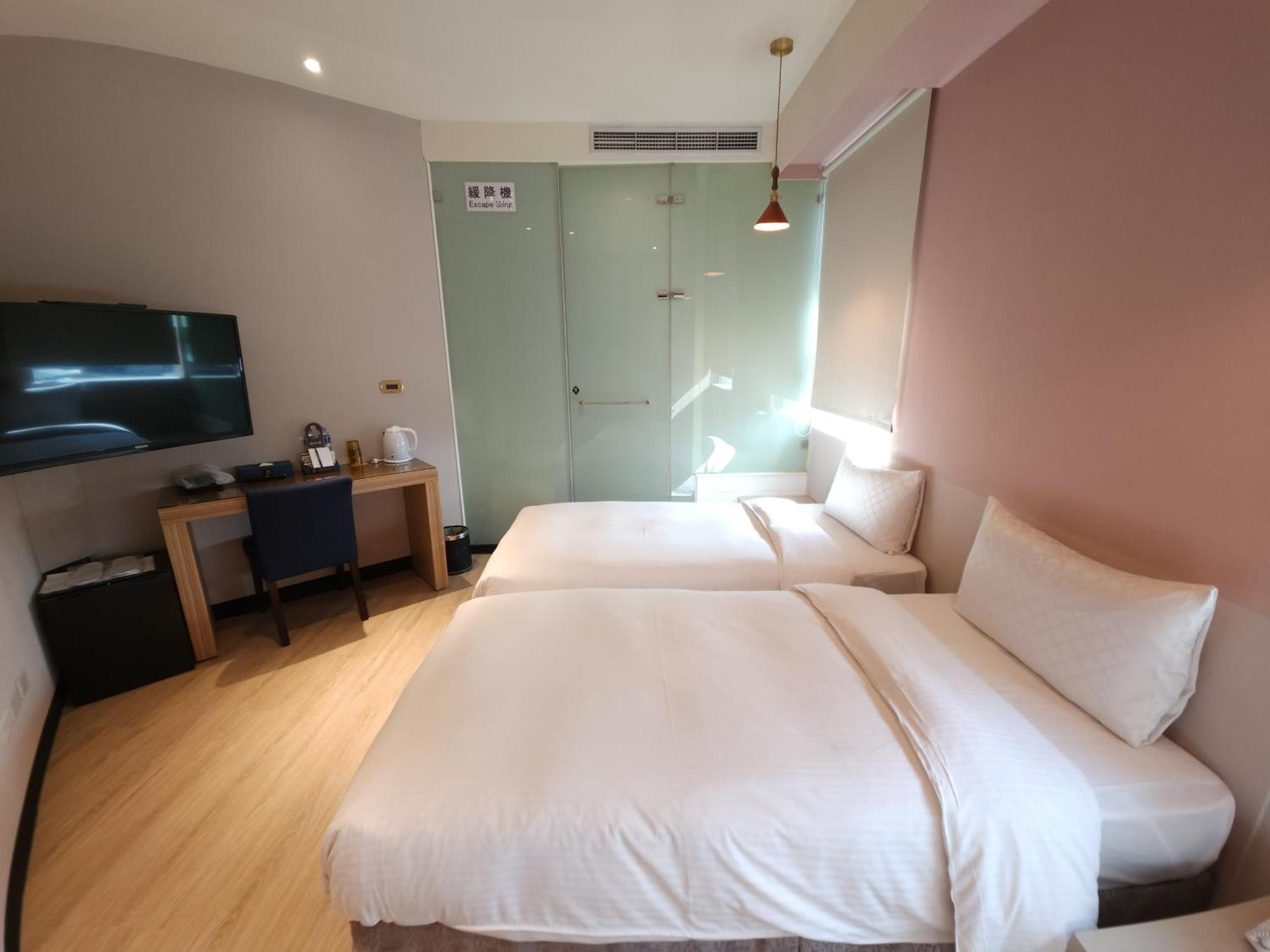 Merryday Hotel Banqiao Taipei Exterior photo