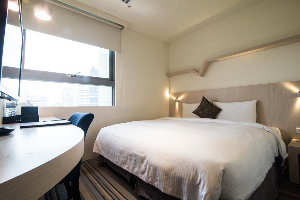 Merryday Hotel Banqiao Taipei Exterior photo