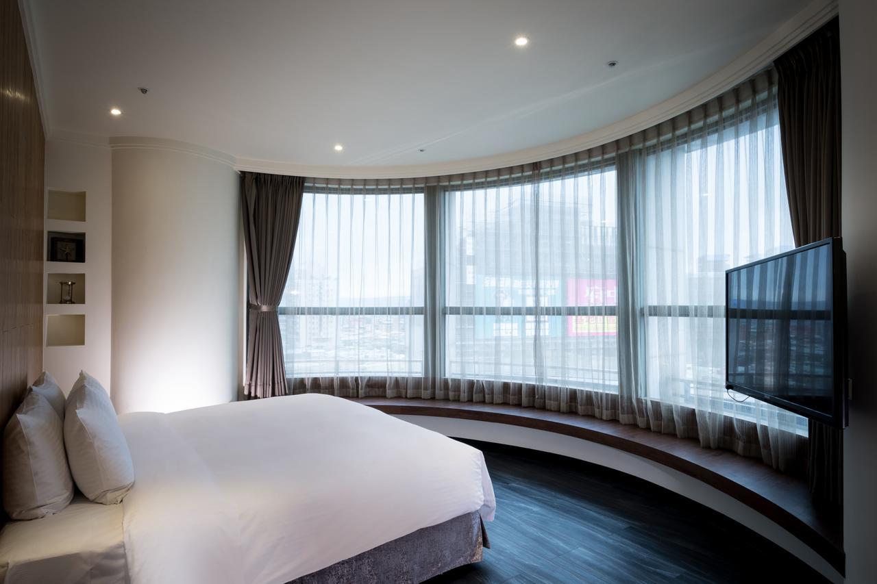 Merryday Hotel Banqiao Taipei Exterior photo
