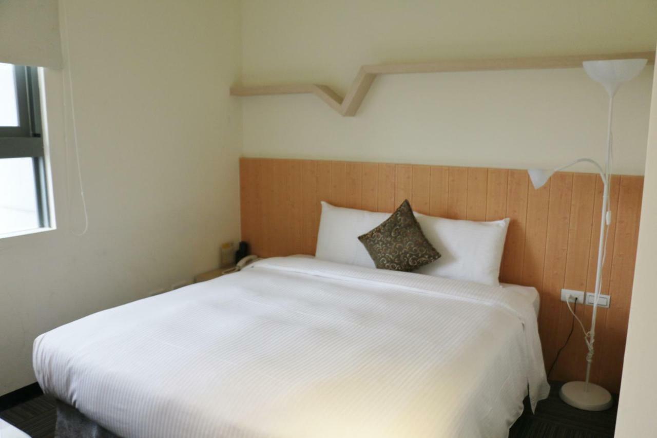 Merryday Hotel Banqiao Taipei Exterior photo